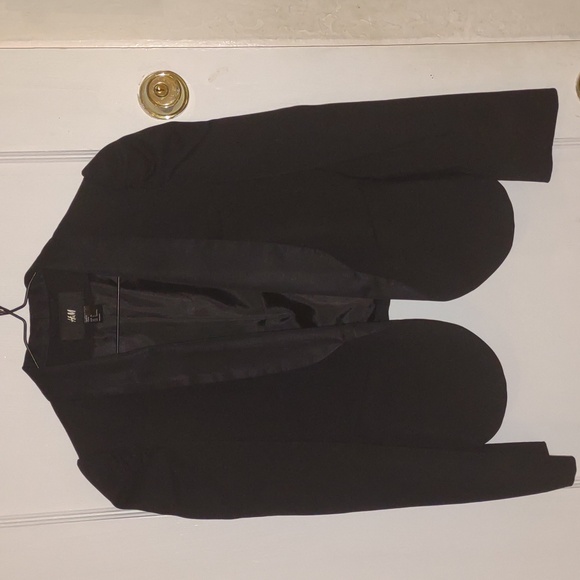 🟡 H&M | Black Cropped Blazer - Picture 1 of 3